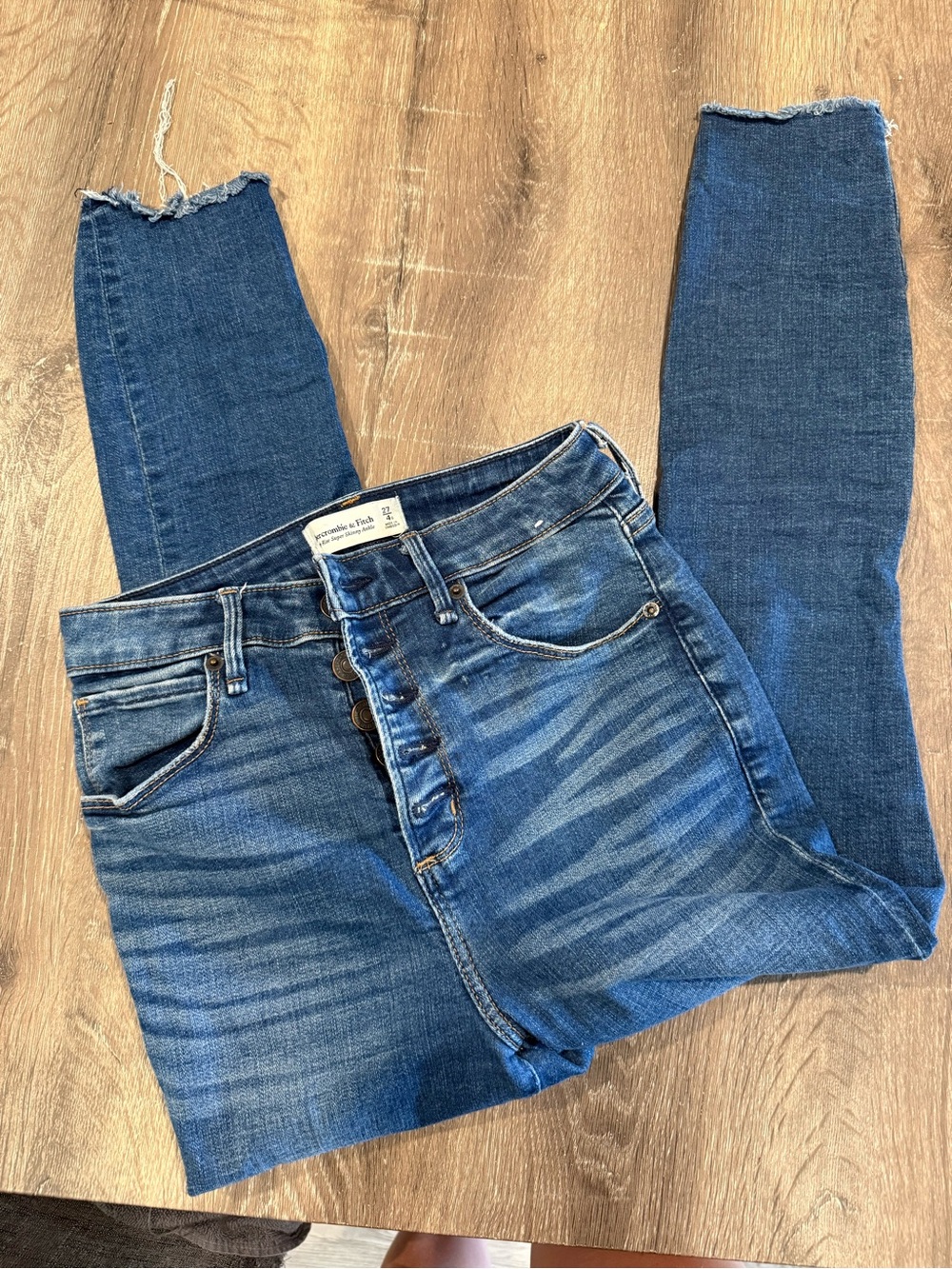 Abercrombie & Fitch Women's Skinny Jeans in Blue Wash